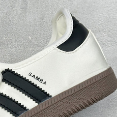 FX版Adidas三叶草SAMBA Jane W 玛丽珍鞋 该鞋款鞋面采用多种材料拼接(缝/车线) Superstar系 FX版Adidas三叶草SAMBA Jane W 玛丽珍鞋 该鞋款鞋面采用多种材料拼接(缝/车线) Superstar系