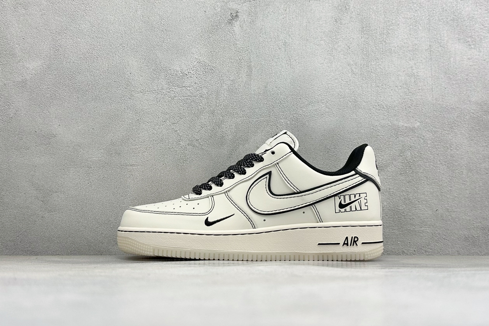 福利特价 NIke Air Force 1 '07 Low “NIKE——米黑兔八哥水晶底”空军一号 低帮 运动鞋 休闲 福利特价 NIke Air Force 1 '07 Low “NIKE——米黑兔八哥水晶底”空军一号 低帮 运动鞋 休闲