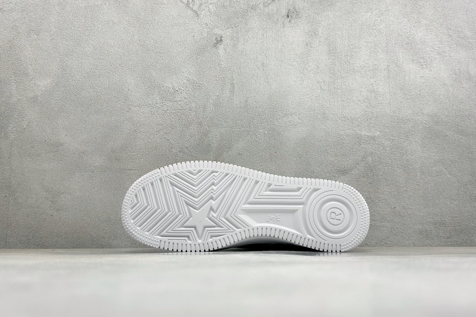 福利特价 Bape Star To Low 纯原配色明星同款 经典猿人头空军低帮运动休闲板鞋 货号：1G80-191-0