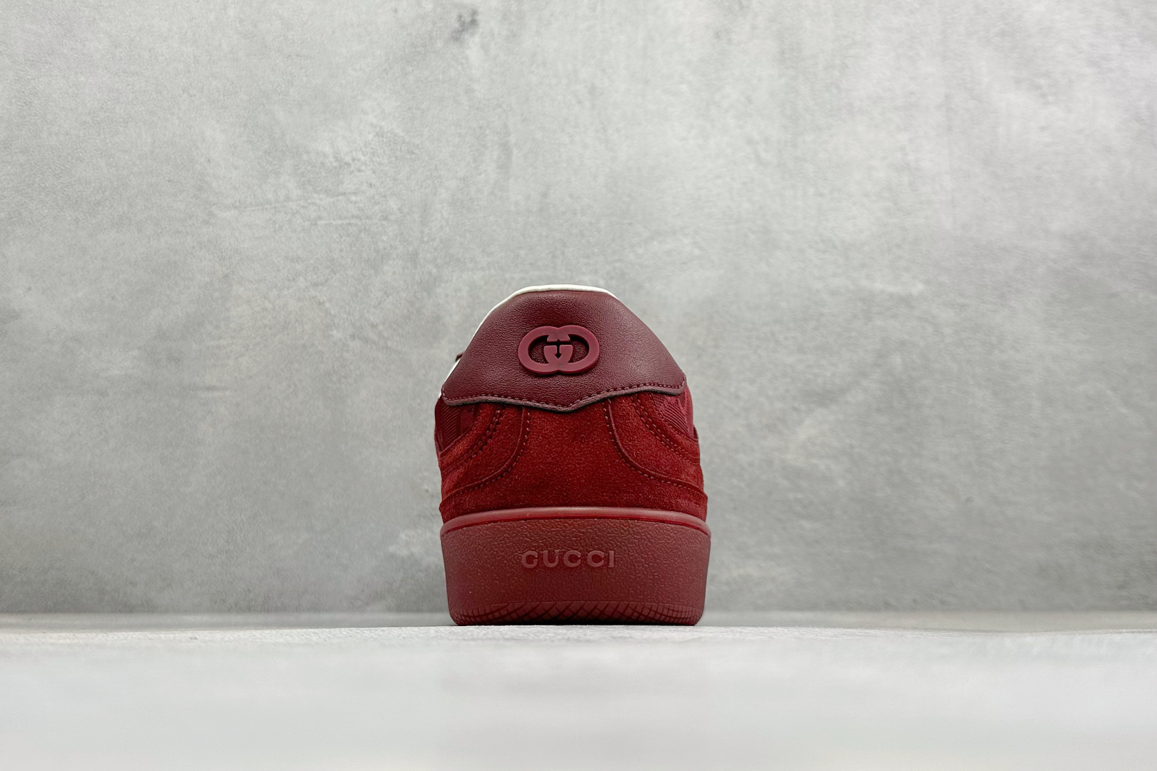 GUCCI/古驰百搭休闲运动板鞋 明星同款 小红书爆款 鞋面走线工整 清晰质感 高端时尚 简约大气 防滑舒适 货号:AA GUCCI/古驰百搭休闲运动板鞋 明星同款 小红书爆款 鞋面走线工整 清晰质感 高端时尚 简约大气 防滑舒适 货号:AA