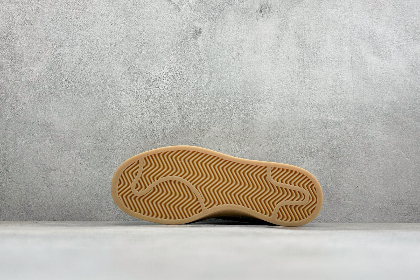 阿迪达斯 adidas BW Army BW Army 舒适百搭 马吉拉德训鞋 货号：KK0183 尺码：36-45 