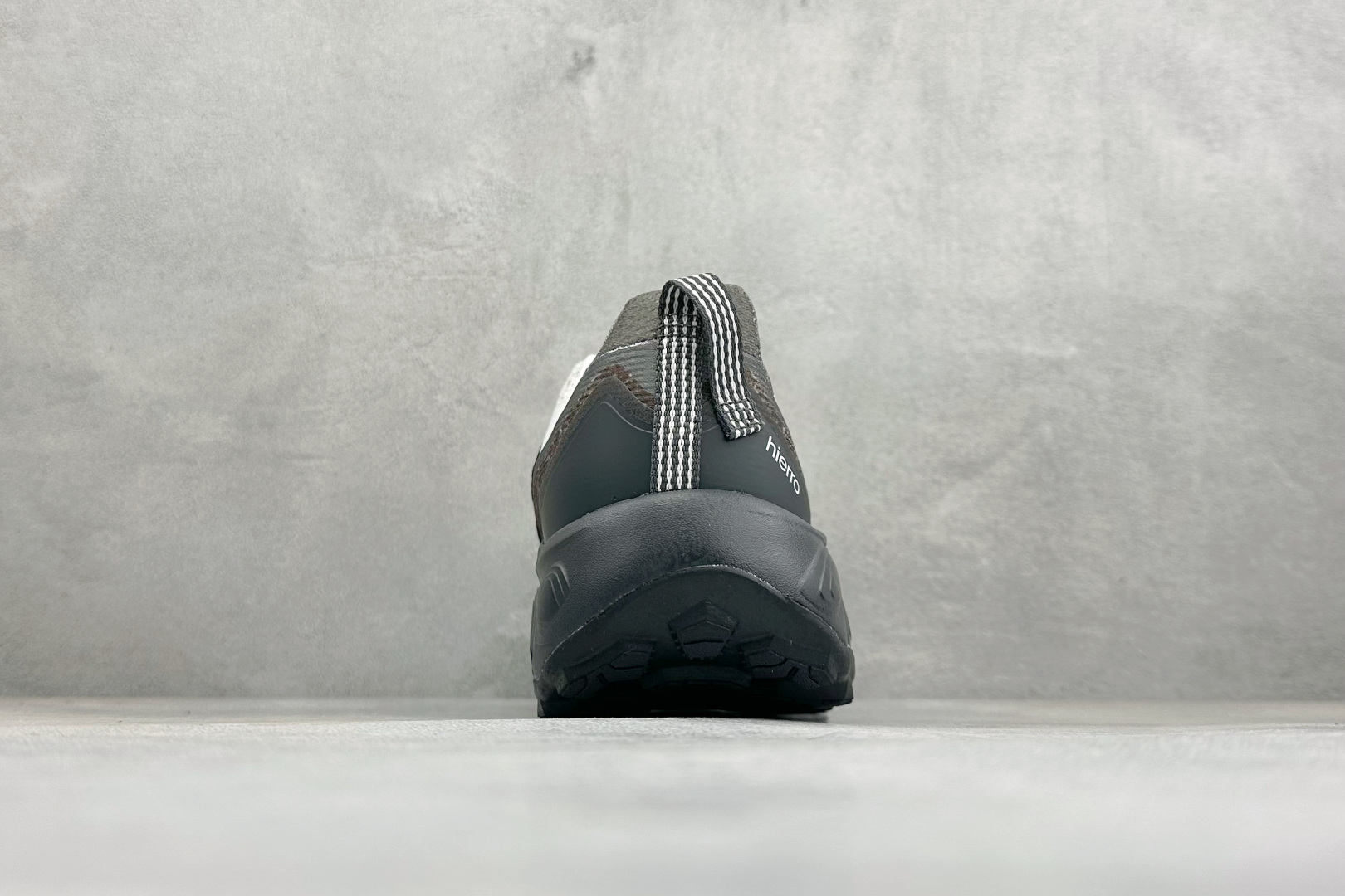 新百伦New Balance Fresh FoamXNB880 柔软舒适防滑耐磨低帮休闲跑步鞋 货号：W880B15 尺