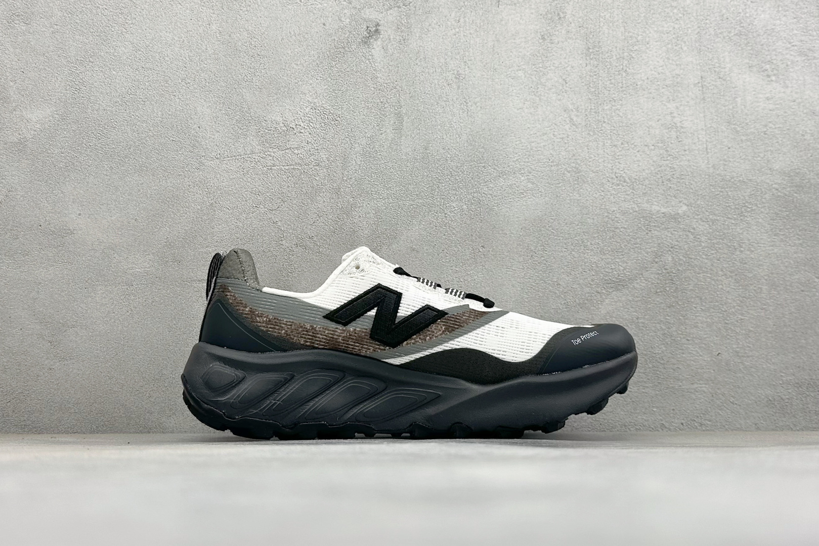 新百伦New Balance Fresh FoamXNB880 柔软舒适防滑耐磨低帮休闲跑步鞋 货号：W880B15 尺