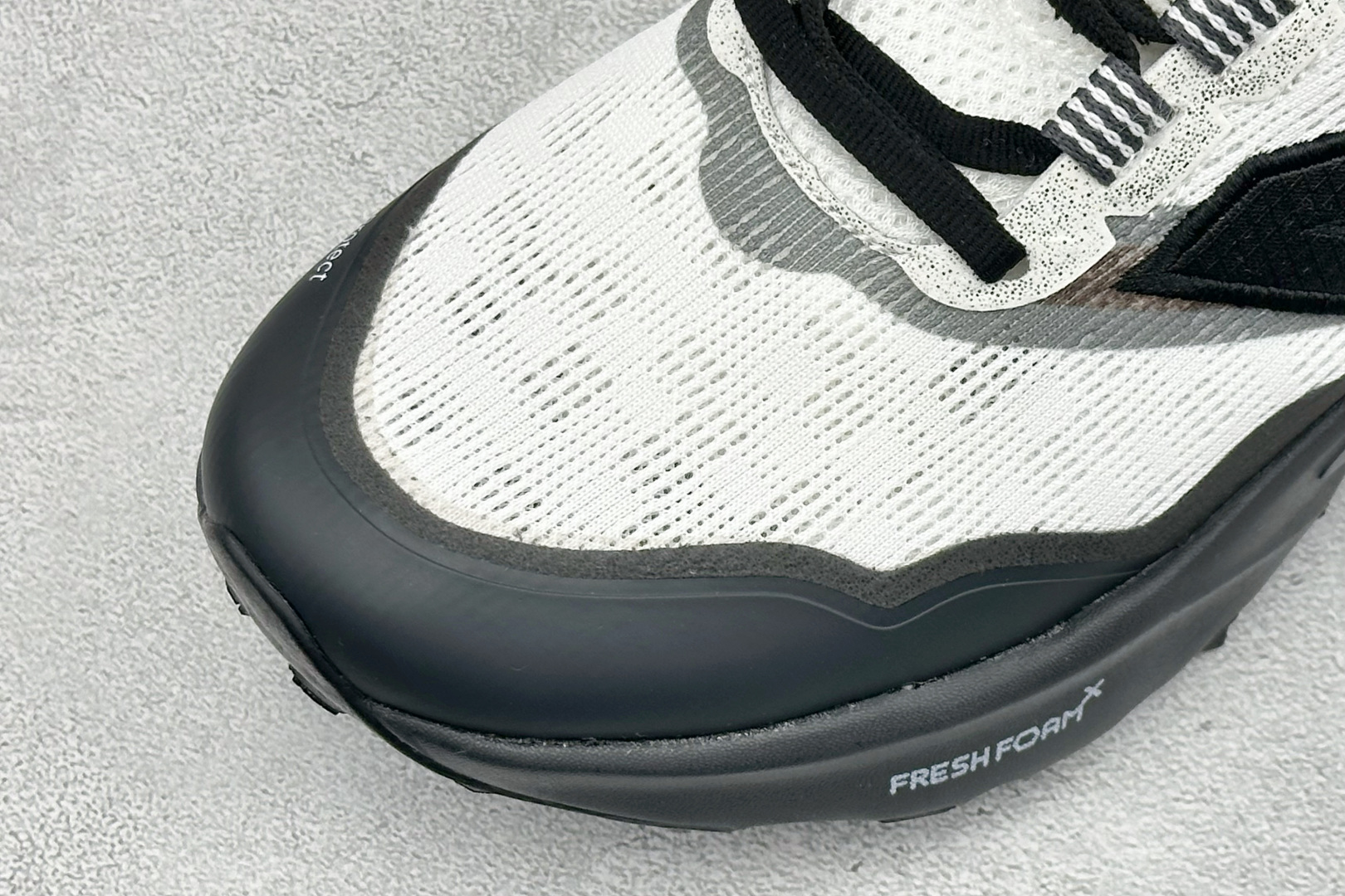 新百伦New Balance Fresh FoamXNB880 柔软舒适防滑耐磨低帮休闲跑步鞋 货号：W880B15 尺