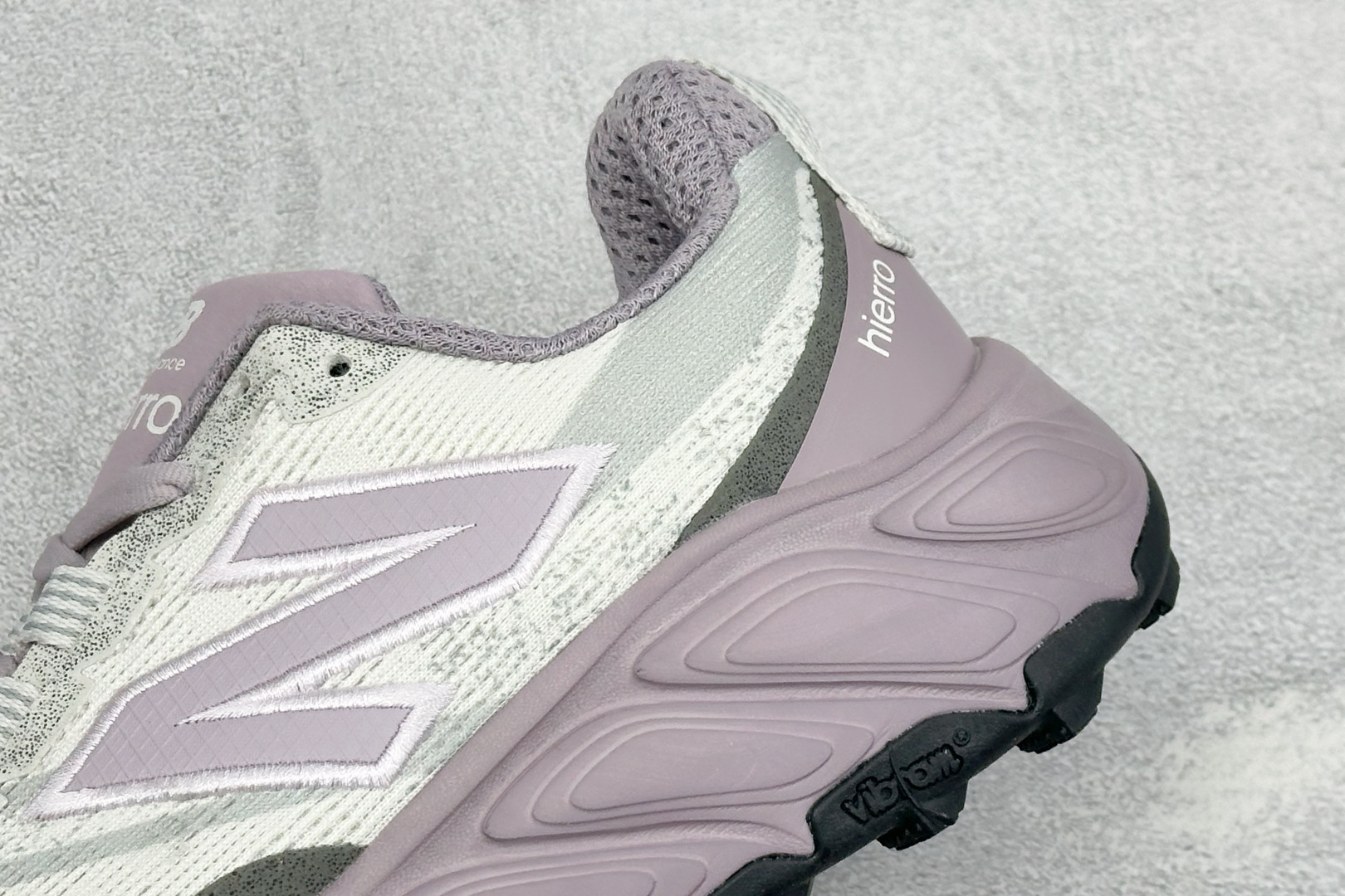 新百伦New Balance Fresh FoamXNB880 柔软舒适防滑耐磨低帮休闲跑步鞋 货号：W880B15 尺