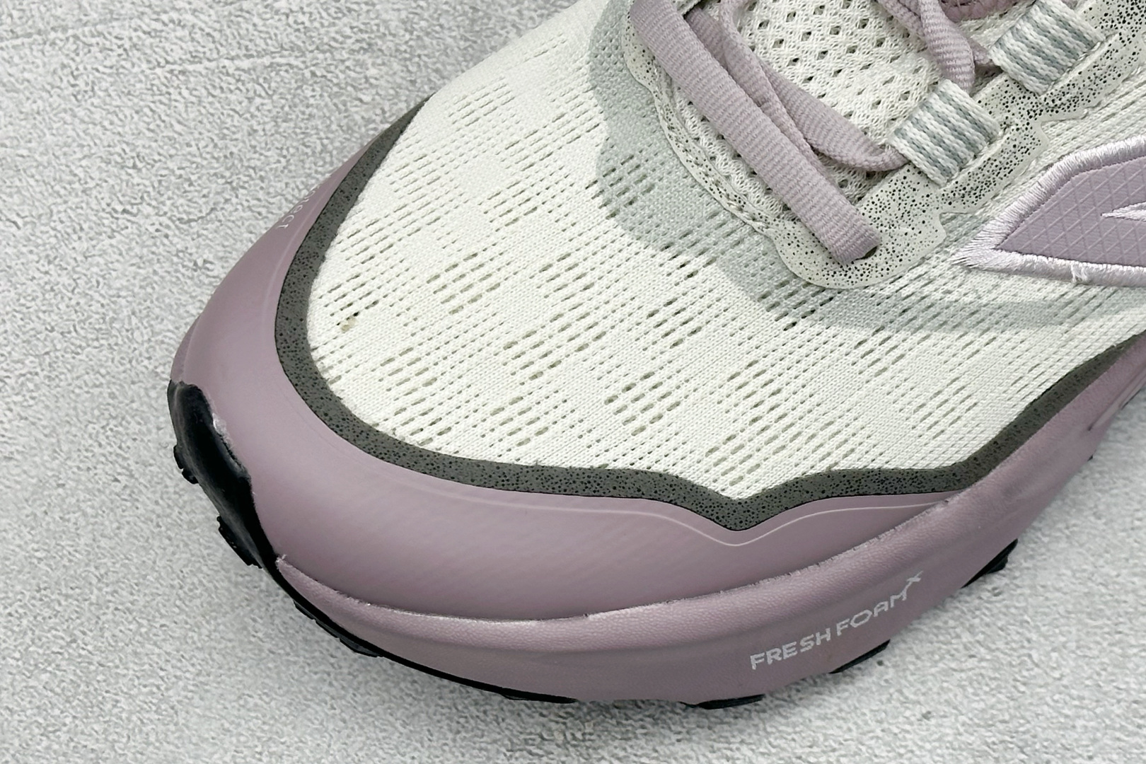 新百伦New Balance Fresh FoamXNB880 柔软舒适防滑耐磨低帮休闲跑步鞋 货号：W880B15 尺