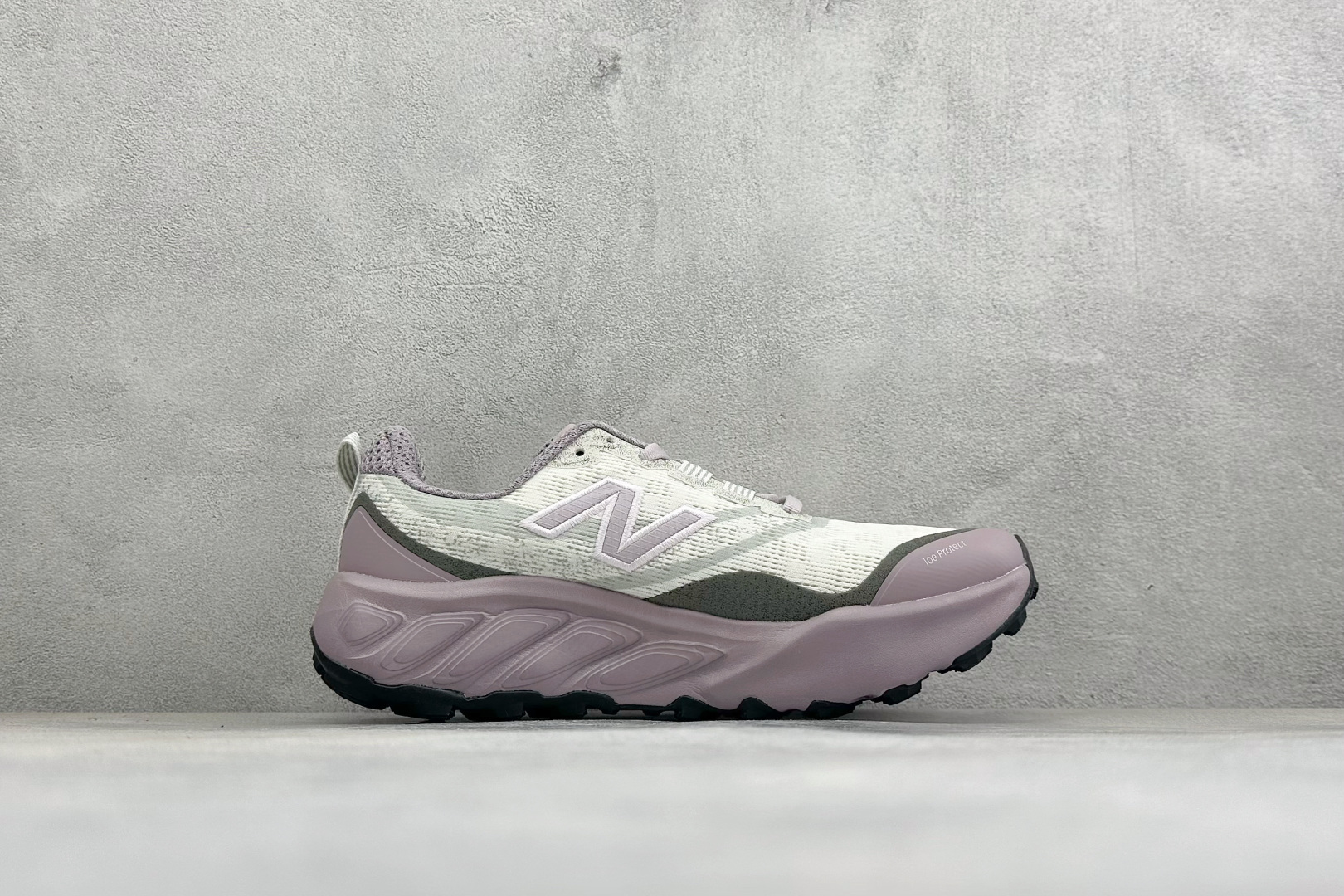 新百伦New Balance Fresh FoamXNB880 柔软舒适防滑耐磨低帮休闲跑步鞋 货号：W880B15 尺