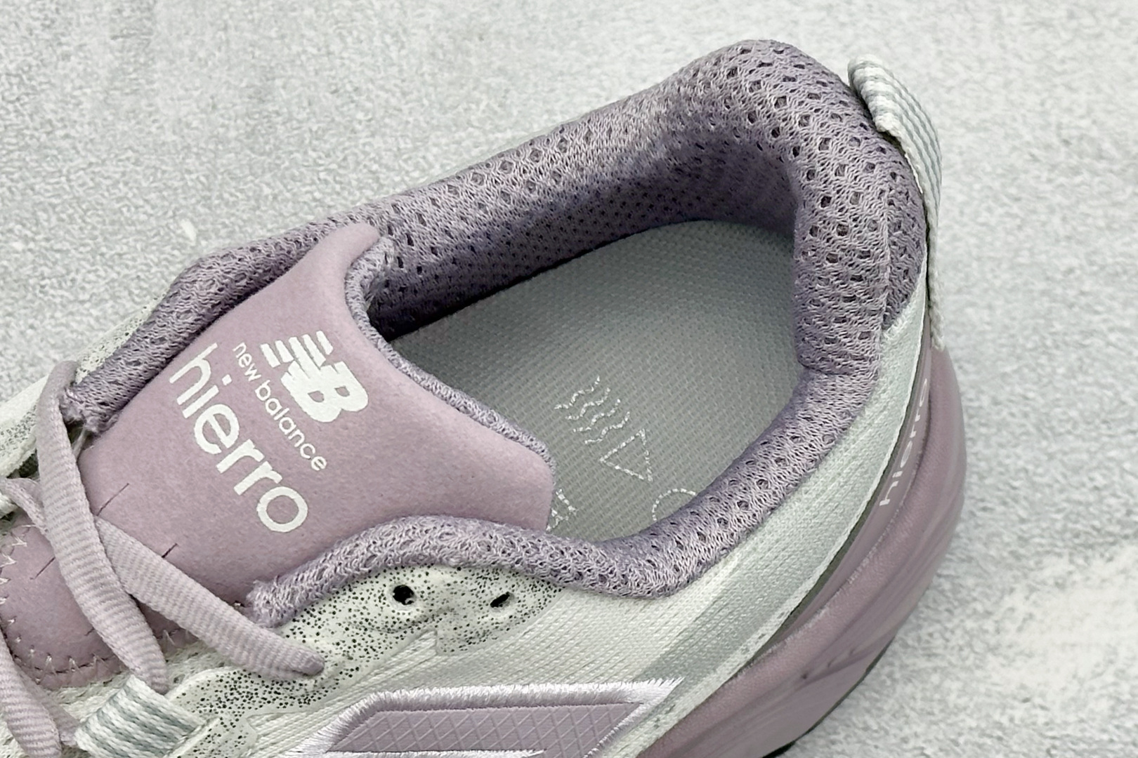 新百伦New Balance Fresh FoamXNB880 柔软舒适防滑耐磨低帮休闲跑步鞋 货号：W880B15 尺