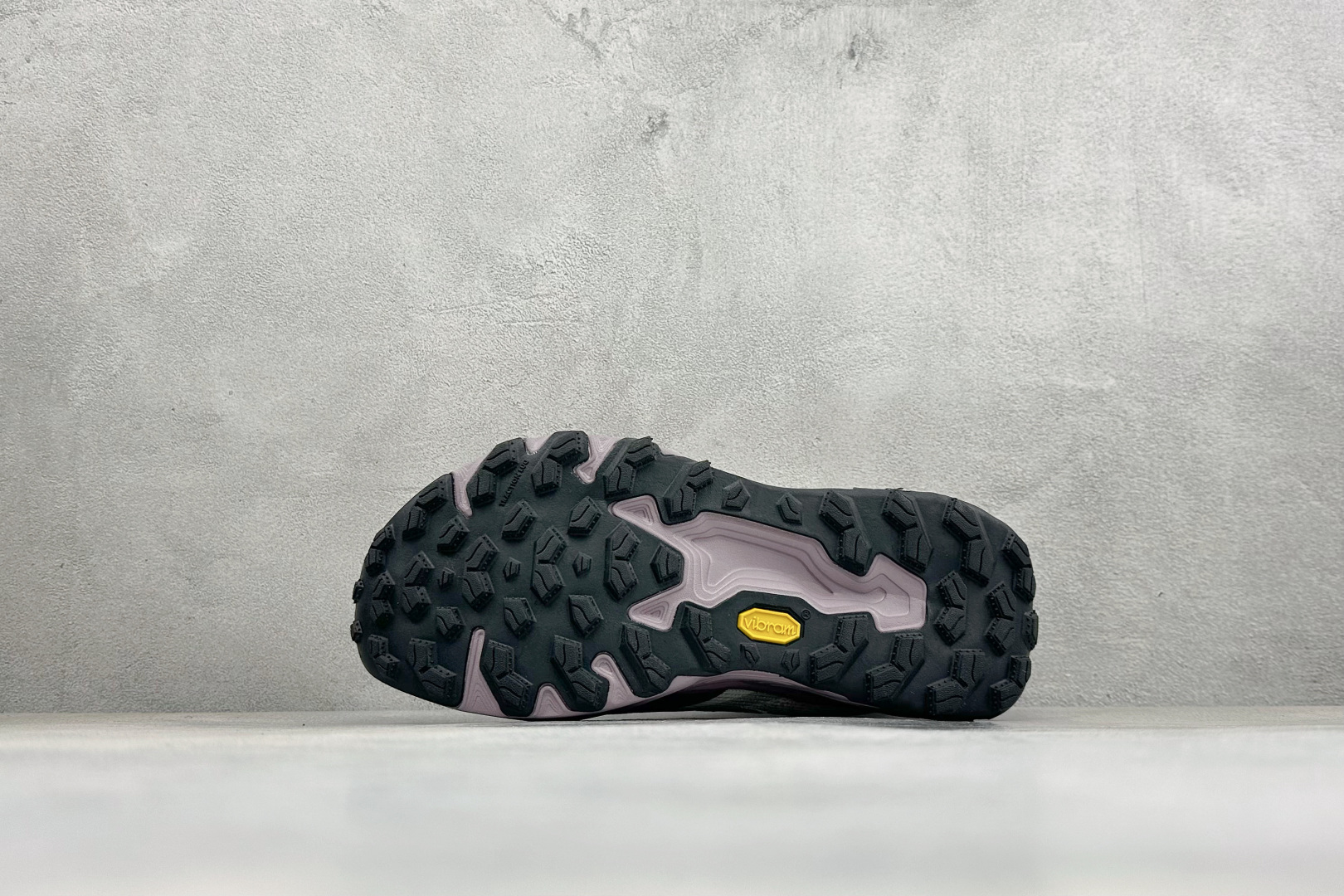 新百伦New Balance Fresh FoamXNB880 柔软舒适防滑耐磨低帮休闲跑步鞋 货号：W880B15 尺
