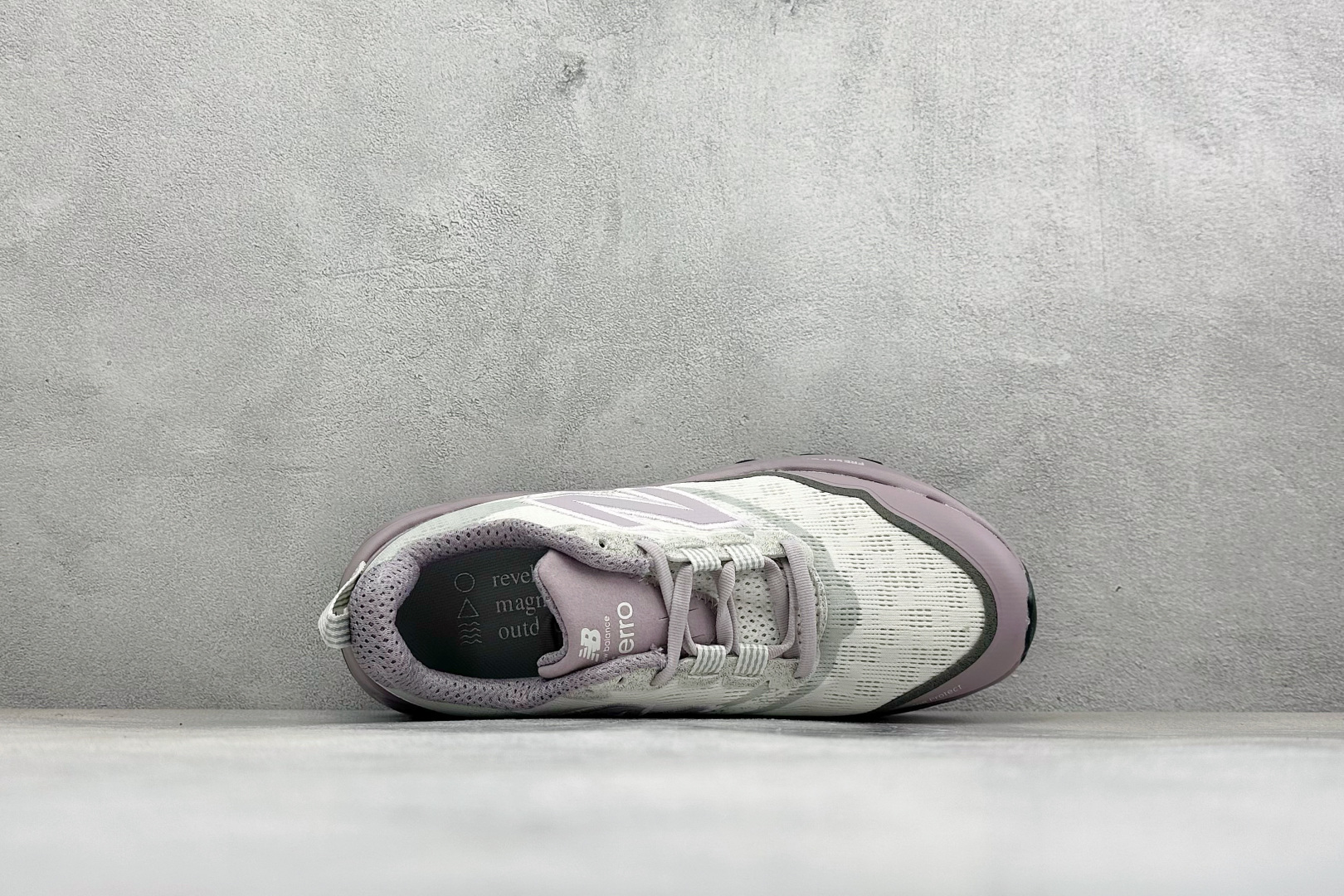 新百伦New Balance Fresh FoamXNB880 柔软舒适防滑耐磨低帮休闲跑步鞋 货号：W880B15 尺