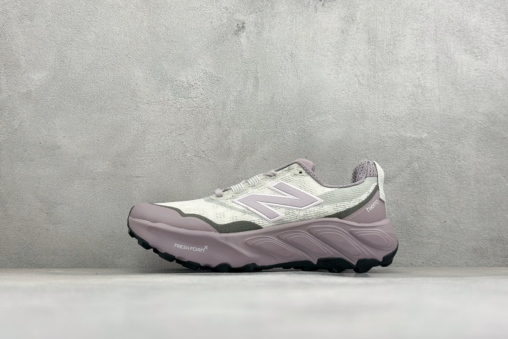新百伦New Balance Fresh FoamXNB880 柔软舒适防滑耐磨低帮休闲跑步鞋 货号：W880B15 尺