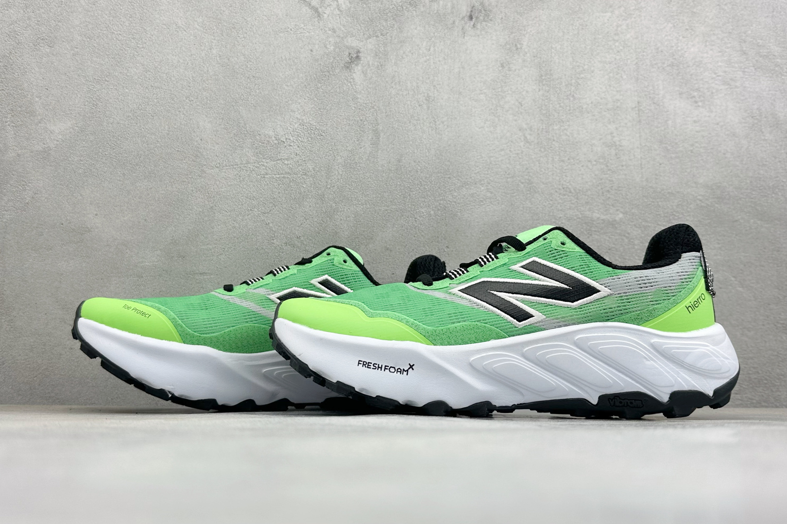 新百伦New Balance Fresh FoamXNB880 柔软舒适防滑耐磨低帮休闲跑步鞋 货号：W880B15 尺