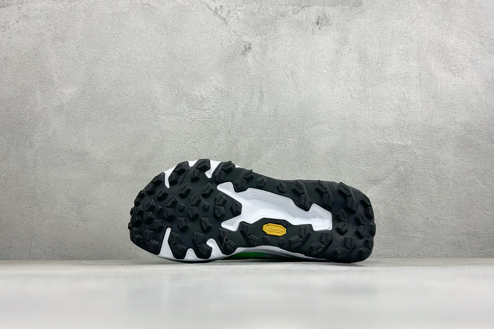 新百伦New Balance Fresh FoamXNB880 柔软舒适防滑耐磨低帮休闲跑步鞋 货号：W880B15 尺