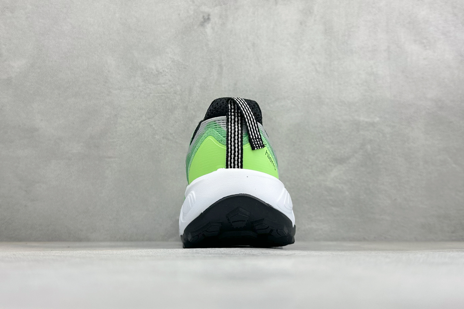 新百伦New Balance Fresh FoamXNB880 柔软舒适防滑耐磨低帮休闲跑步鞋 货号：W880B15 尺