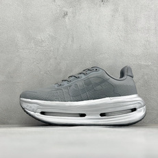 GS版Nike VOMERO PREMIUM 耐克 舒适减震防滑低帮跑步鞋 全掌ReactX泡绵中底 前掌和后跟还配备了 GS版Nike VOMERO PREMIUM 耐克 舒适减震防滑低帮跑步鞋 全掌ReactX泡绵中底 前掌和后跟还配备了