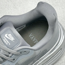 GS版Nike VOMERO PREMIUM 耐克 舒适减震防滑低帮跑步鞋 全掌ReactX泡绵中底 前掌和后跟还配备了 GS版Nike VOMERO PREMIUM 耐克 舒适减震防滑低帮跑步鞋 全掌ReactX泡绵中底 前掌和后跟还配备了