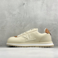 福利特价 LV BUTTERSOFT 运动鞋阿甘鞋 本款 LV Buttersoft 运动鞋出自路易威登男装创意总监 P 福利特价 LV BUTTERSOFT 运动鞋阿甘鞋 本款 LV Buttersoft 运动鞋出自路易威登男装创意总监 P