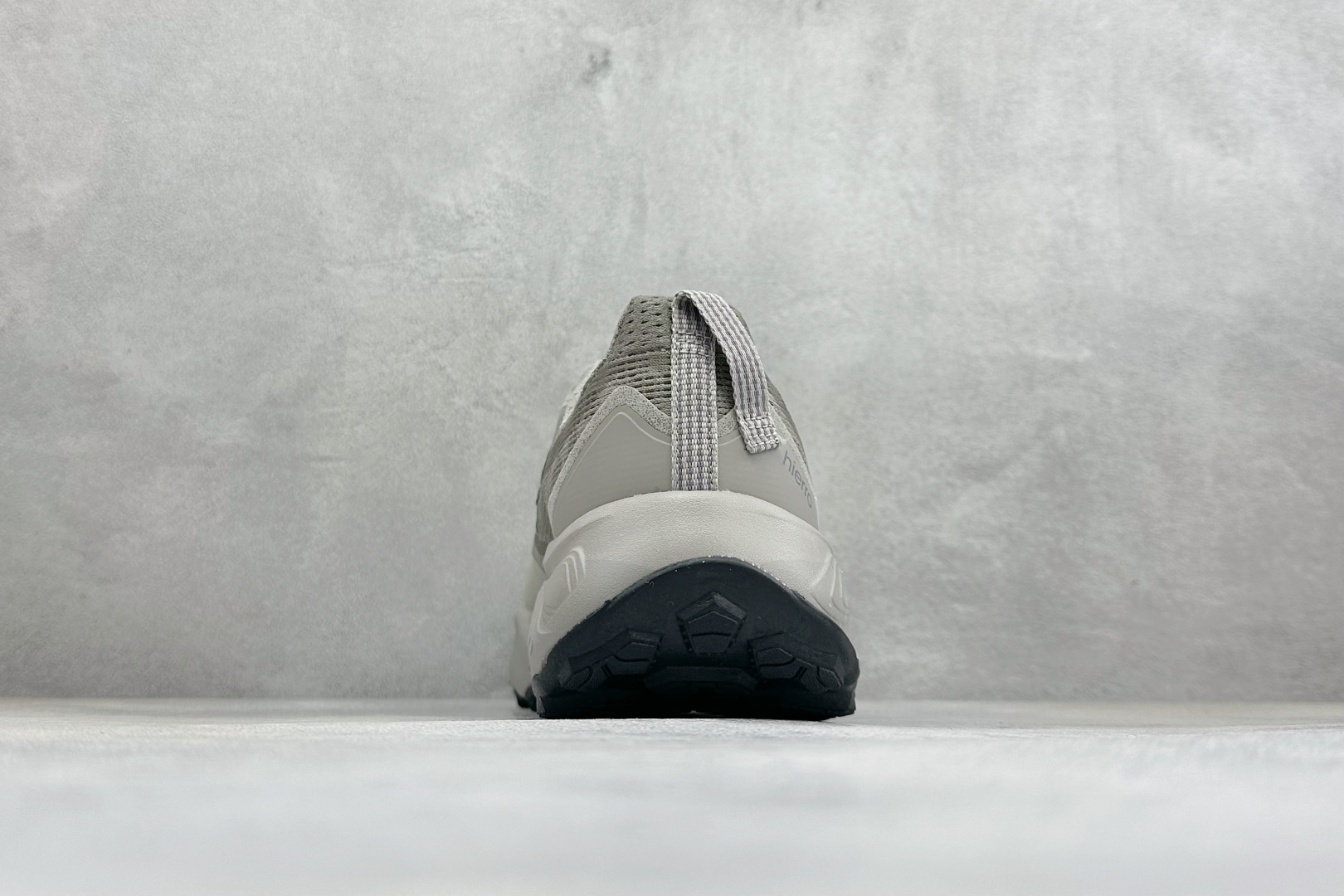 New Balance NB Fresh Foam X Hierro v9 柔软舒适 低帮 越野跑步鞋 货号：W880B