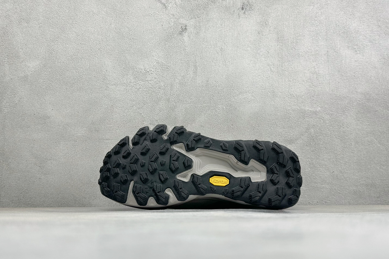 New Balance NB Fresh Foam X Hierro v9 柔软舒适 低帮 越野跑步鞋 货号：W880B