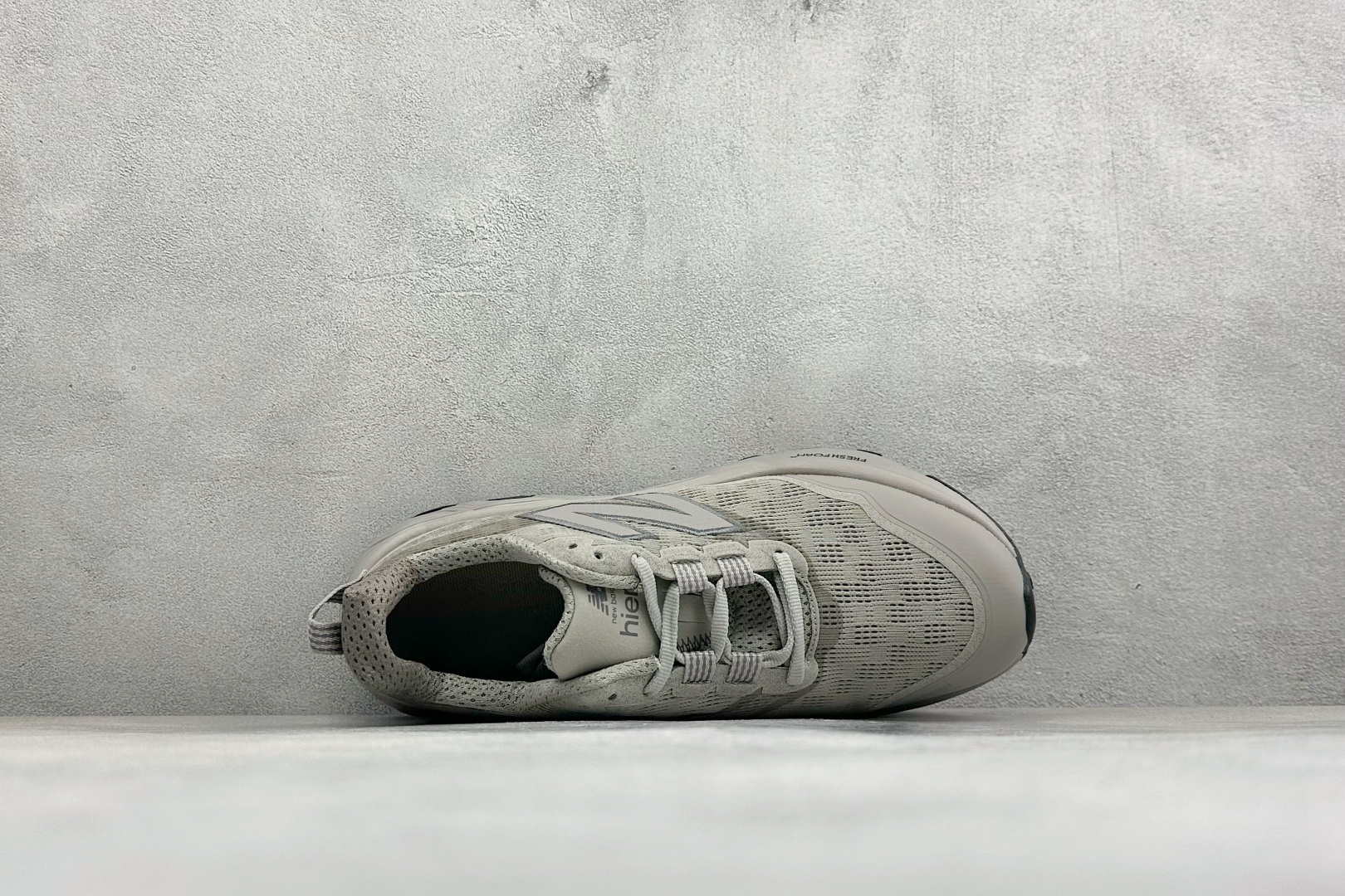 New Balance NB Fresh Foam X Hierro v9 柔软舒适 低帮 越野跑步鞋 货号：W880B