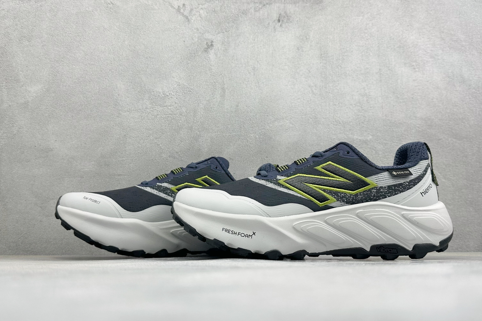 New Balance NB Fresh Foam X Hierro v9 柔软舒适 低帮 越野跑步鞋 货号：W880B