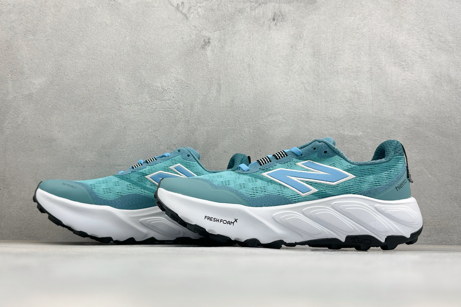 New Balance NB Fresh Foam X Hierro v9 柔软舒适 低帮 越野跑步鞋 货号：W880B