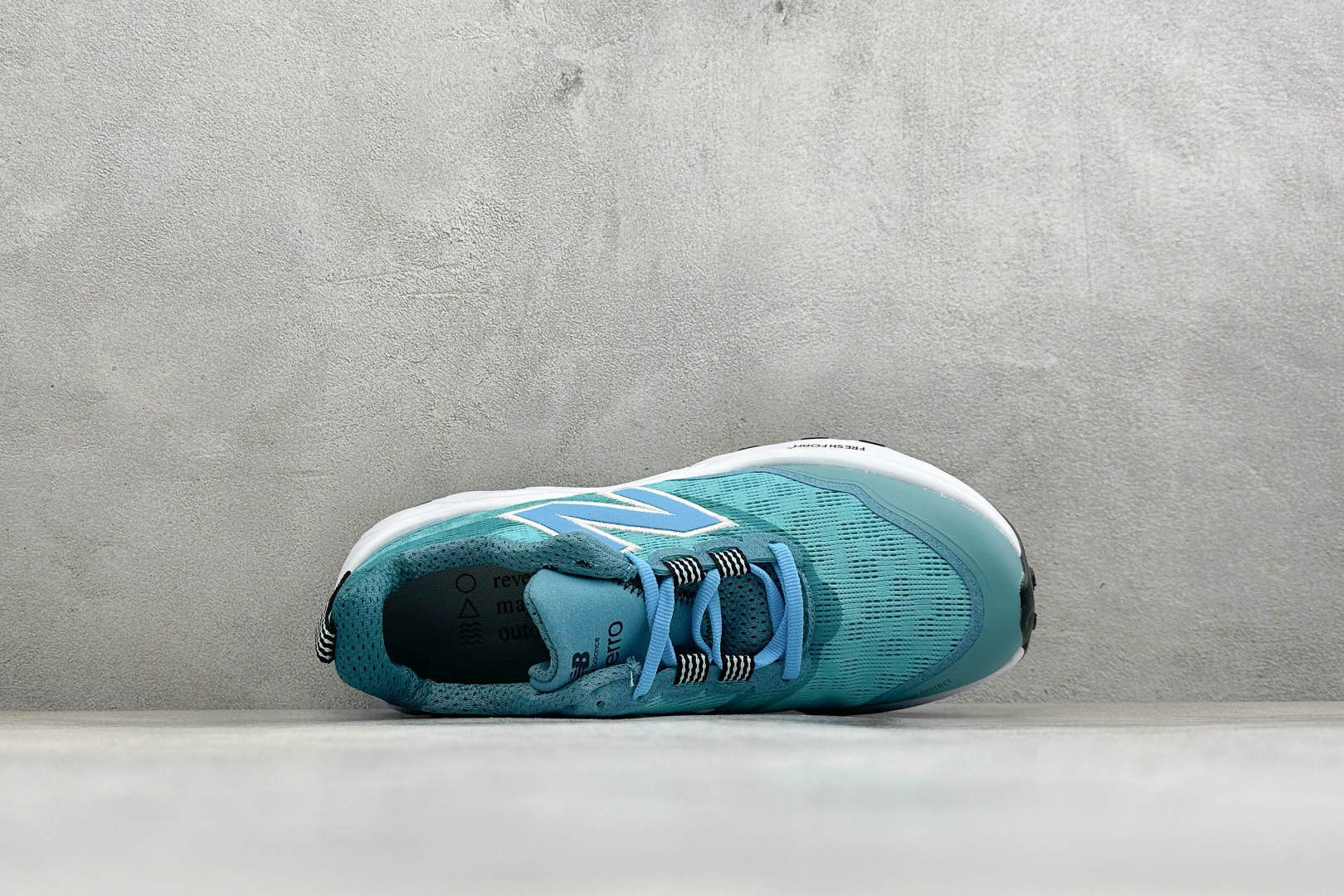 New Balance NB Fresh Foam X Hierro v9 柔软舒适 低帮 越野跑步鞋 货号：W880B