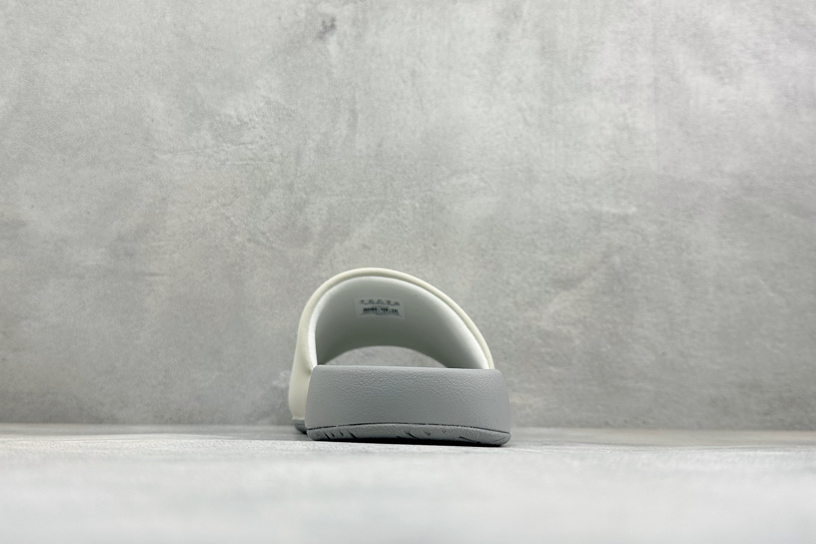 lululemon Restfeel Slide 露露乐蒙舒适柔软防滑耐磨一字拖鞋 lululemon Restfeel