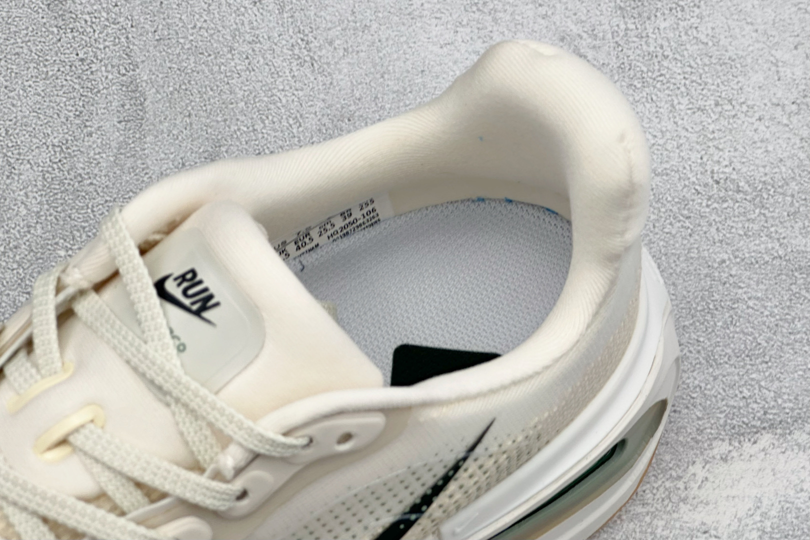 XL版Nike Air Zoom Pegasus Premium 全掌气垫缓震网面运动跑鞋 Nike 运用 Air技术专