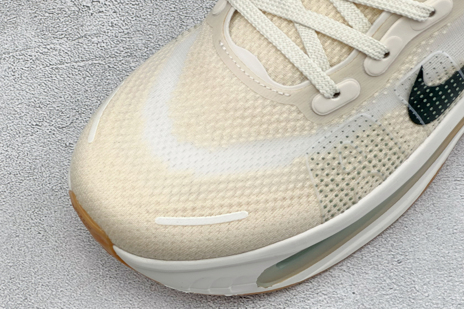 XL版Nike Air Zoom Pegasus Premium 全掌气垫缓震网面运动跑鞋 Nike 运用 Air技术专