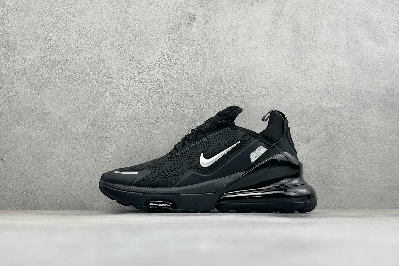 GS版Nike Air Max 270 Flyknit 耐克气垫休闲运动跑鞋 时尚舒适的穿着感受和出众格调 鞋款设计灵感 GS版Nike Air Max 270 Flyknit 耐克气垫休闲运动跑鞋 时尚舒适的穿着感受和出众格调 鞋款设计灵感