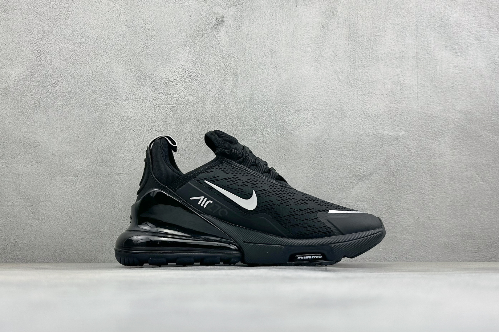 GS版Nike Air Max 270 Flyknit 耐克气垫休闲运动跑鞋 时尚舒适的穿着感受和出众格调 鞋款设计灵感 GS版Nike Air Max 270 Flyknit 耐克气垫休闲运动跑鞋 时尚舒适的穿着感受和出众格调 鞋款设计灵感