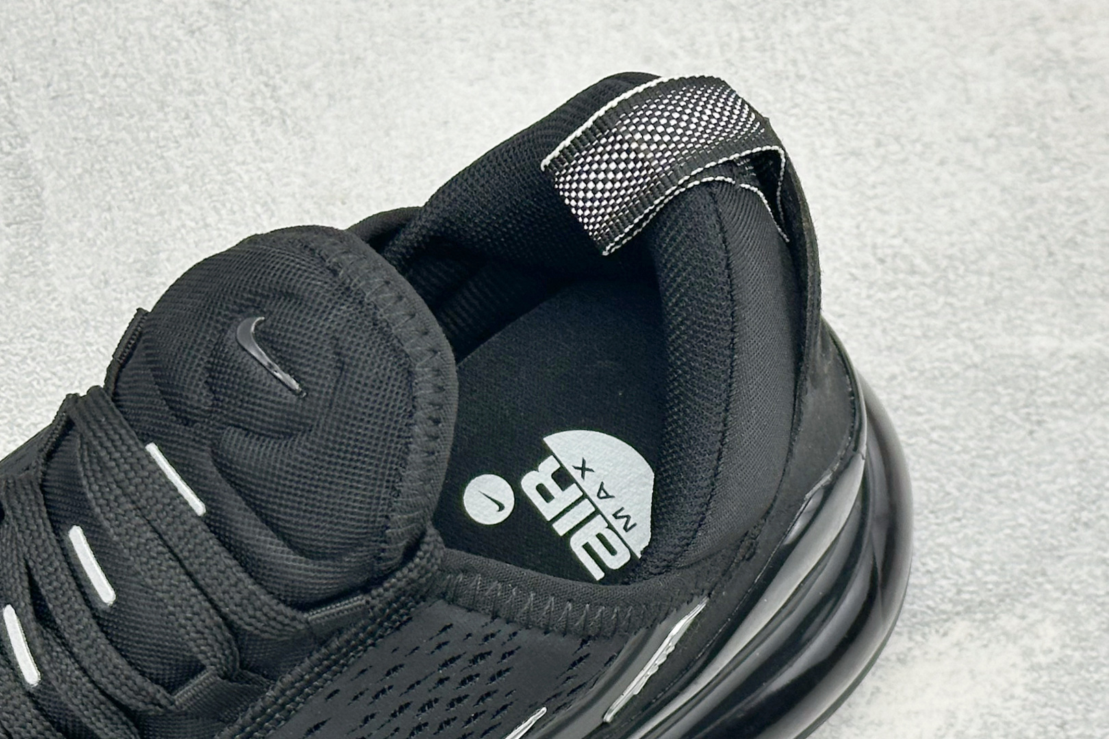 GS版Nike Air Max 270 Flyknit 耐克气垫休闲运动跑鞋 时尚舒适的穿着感受和出众格调 鞋款设计灵感 GS版Nike Air Max 270 Flyknit 耐克气垫休闲运动跑鞋 时尚舒适的穿着感受和出众格调 鞋款设计灵感