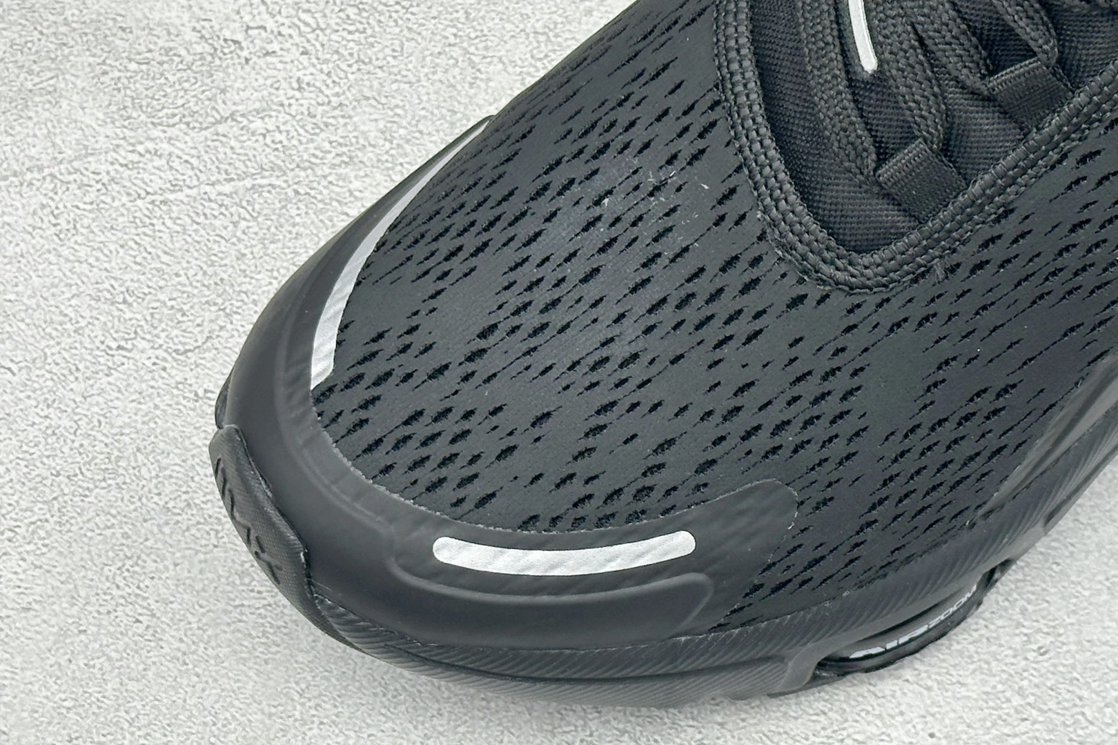 GS版Nike Air Max 270 Flyknit 耐克气垫休闲运动跑鞋 时尚舒适的穿着感受和出众格调 鞋款设计灵感 GS版Nike Air Max 270 Flyknit 耐克气垫休闲运动跑鞋 时尚舒适的穿着感受和出众格调 鞋款设计灵感