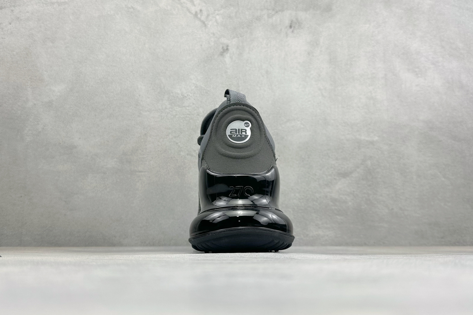 GS版Nike Air Max 270 Flyknit 耐克气垫休闲运动跑鞋 时尚舒适的穿着感受和出众格调 鞋款设计灵感 GS版Nike Air Max 270 Flyknit 耐克气垫休闲运动跑鞋 时尚舒适的穿着感受和出众格调 鞋款设计灵感