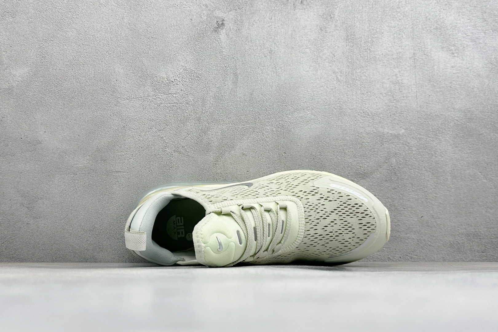 GS版Nike Air Max 270 Flyknit 耐克气垫休闲运动跑鞋 时尚舒适的穿着感受和出众格调 鞋款设计灵感 GS版Nike Air Max 270 Flyknit 耐克气垫休闲运动跑鞋 时尚舒适的穿着感受和出众格调 鞋款设计灵感