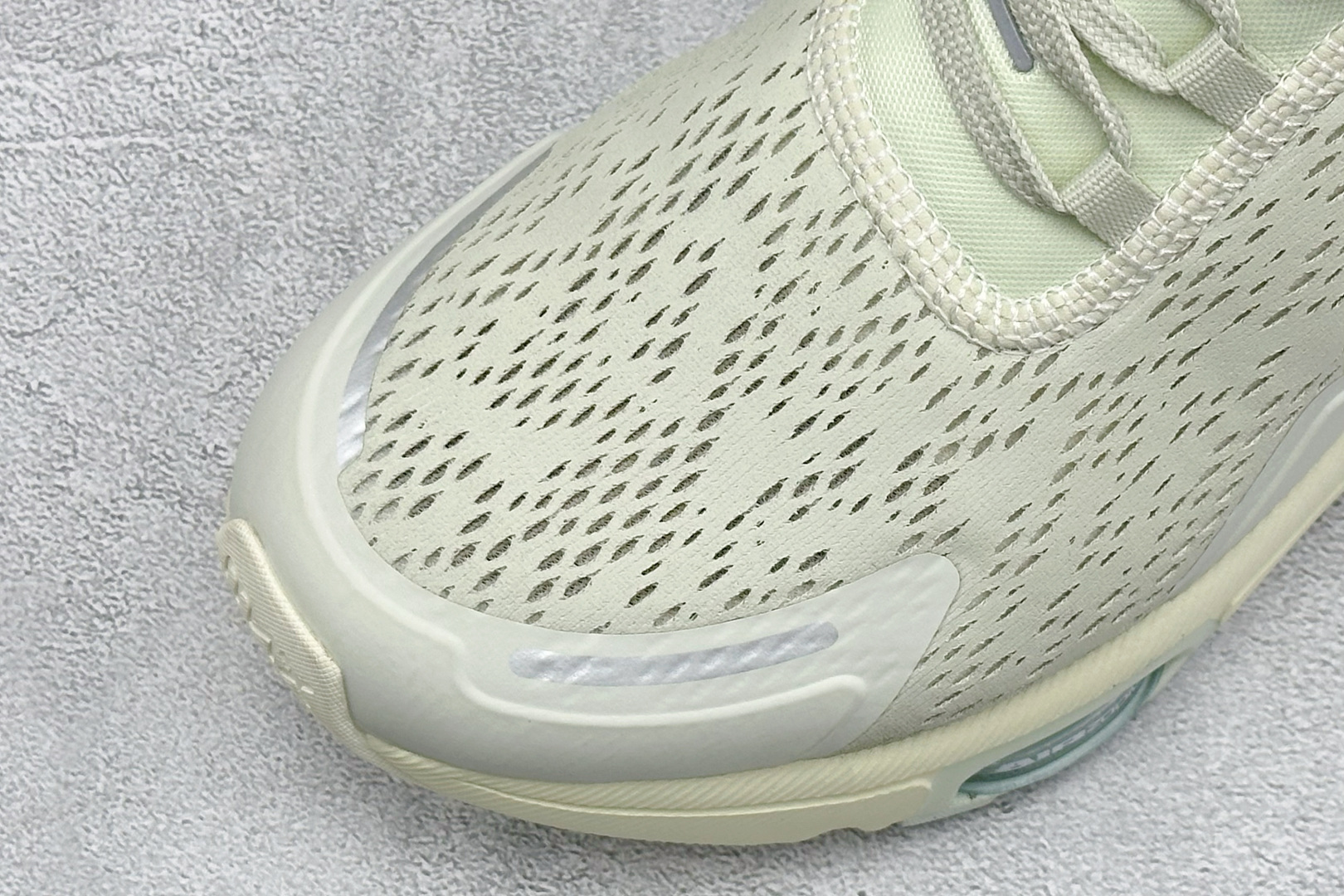 GS版Nike Air Max 270 Flyknit 耐克气垫休闲运动跑鞋 时尚舒适的穿着感受和出众格调 鞋款设计灵感 GS版Nike Air Max 270 Flyknit 耐克气垫休闲运动跑鞋 时尚舒适的穿着感受和出众格调 鞋款设计灵感