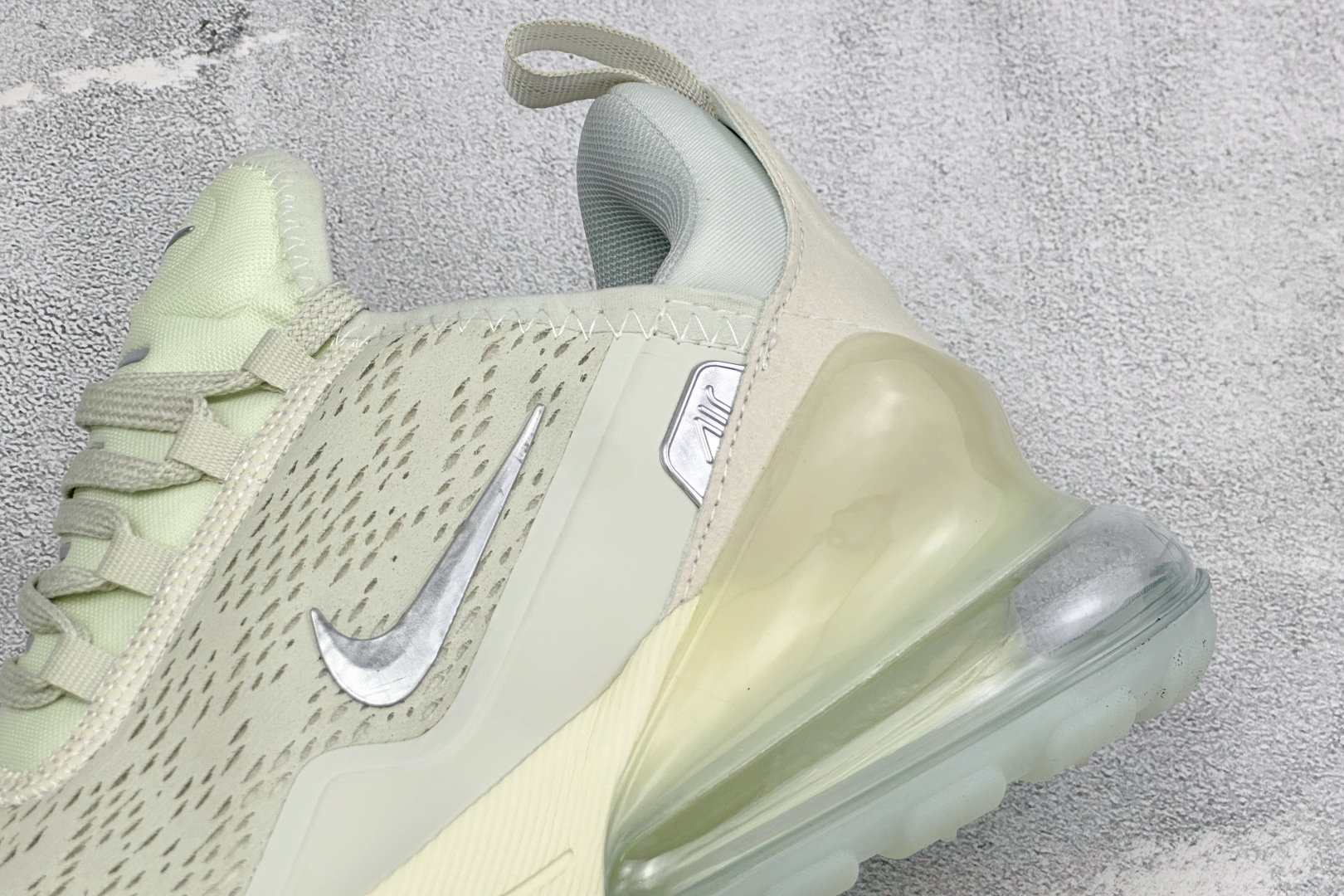 GS版Nike Air Max 270 Flyknit 耐克气垫休闲运动跑鞋 时尚舒适的穿着感受和出众格调 鞋款设计灵感 GS版Nike Air Max 270 Flyknit 耐克气垫休闲运动跑鞋 时尚舒适的穿着感受和出众格调 鞋款设计灵感