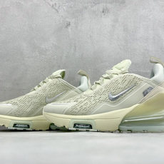 GS版Nike Air Max 270 Flyknit 耐克气垫休闲运动跑鞋 时尚舒适的穿着感受和出众格调 鞋款设计灵感 GS版Nike Air Max 270 Flyknit 耐克气垫休闲运动跑鞋 时尚舒适的穿着感受和出众格调 鞋款设计灵感