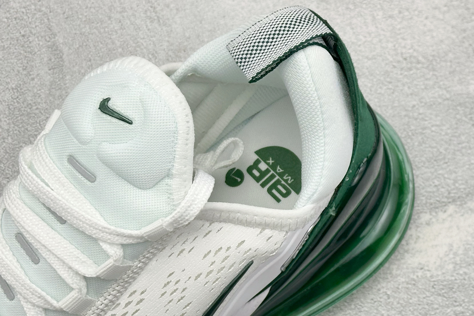 GS版Nike Air Max 270 Flyknit 耐克气垫休闲运动跑鞋 时尚舒适的穿着感受和出众格调 鞋款设计灵感 GS版Nike Air Max 270 Flyknit 耐克气垫休闲运动跑鞋 时尚舒适的穿着感受和出众格调 鞋款设计灵感