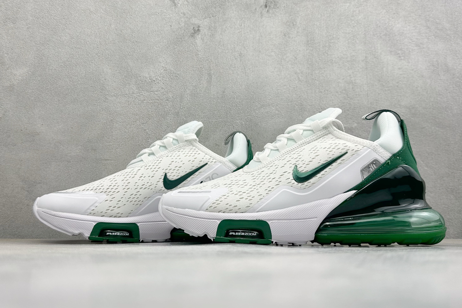 GS版Nike Air Max 270 Flyknit 耐克气垫休闲运动跑鞋 时尚舒适的穿着感受和出众格调 鞋款设计灵感 GS版Nike Air Max 270 Flyknit 耐克气垫休闲运动跑鞋 时尚舒适的穿着感受和出众格调 鞋款设计灵感
