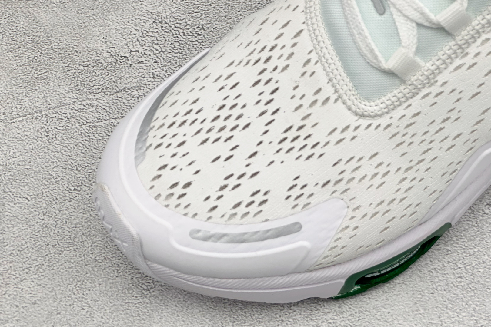 GS版Nike Air Max 270 Flyknit 耐克气垫休闲运动跑鞋 时尚舒适的穿着感受和出众格调 鞋款设计灵感 GS版Nike Air Max 270 Flyknit 耐克气垫休闲运动跑鞋 时尚舒适的穿着感受和出众格调 鞋款设计灵感