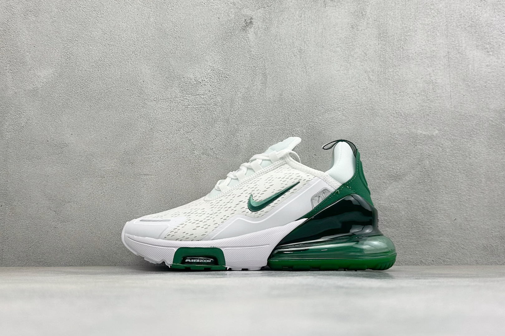 GS版Nike Air Max 270 Flyknit 耐克气垫休闲运动跑鞋 时尚舒适的穿着感受和出众格调 鞋款设计灵感 GS版Nike Air Max 270 Flyknit 耐克气垫休闲运动跑鞋 时尚舒适的穿着感受和出众格调 鞋款设计灵感