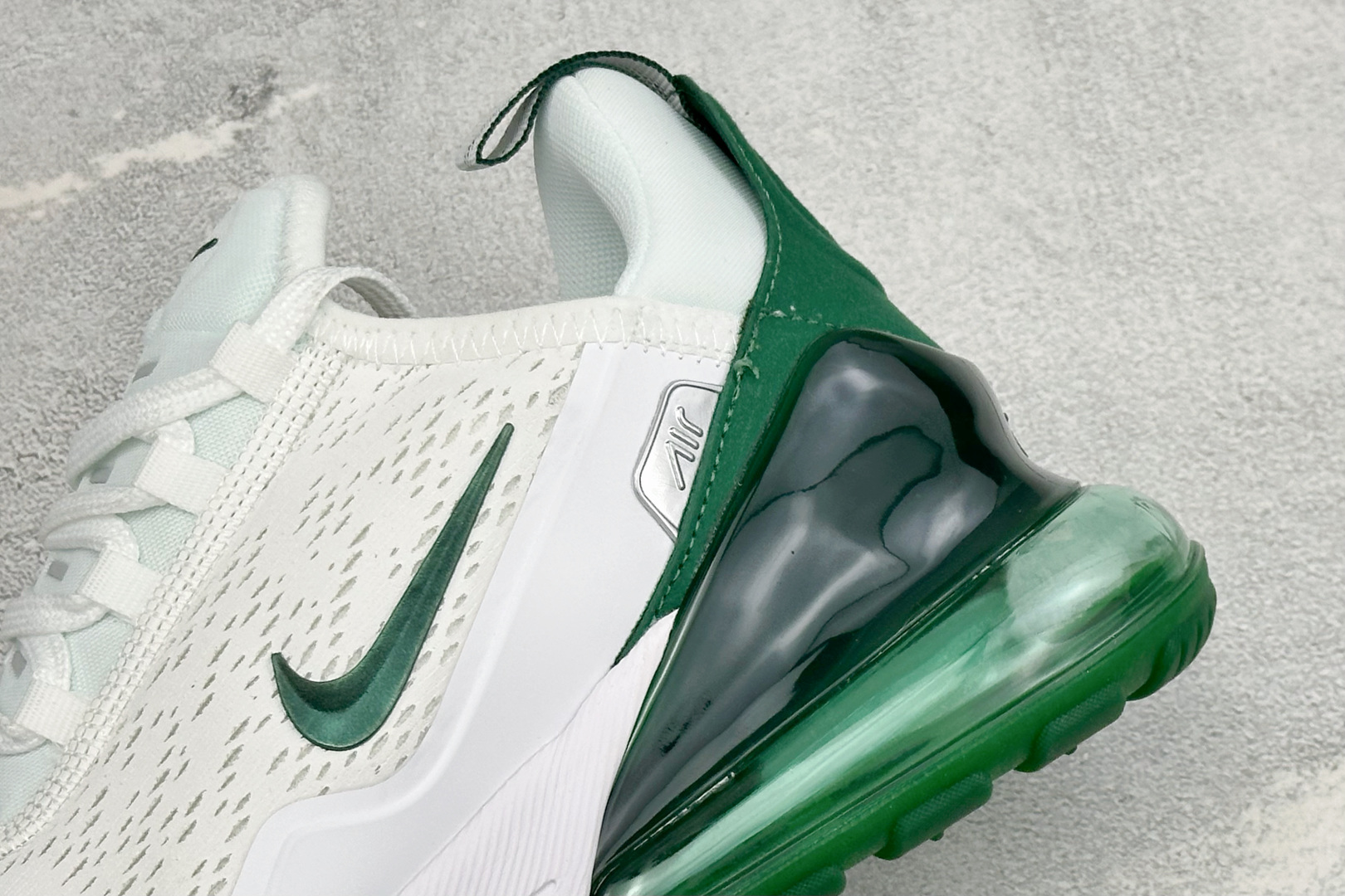 GS版Nike Air Max 270 Flyknit 耐克气垫休闲运动跑鞋 时尚舒适的穿着感受和出众格调 鞋款设计灵感 GS版Nike Air Max 270 Flyknit 耐克气垫休闲运动跑鞋 时尚舒适的穿着感受和出众格调 鞋款设计灵感