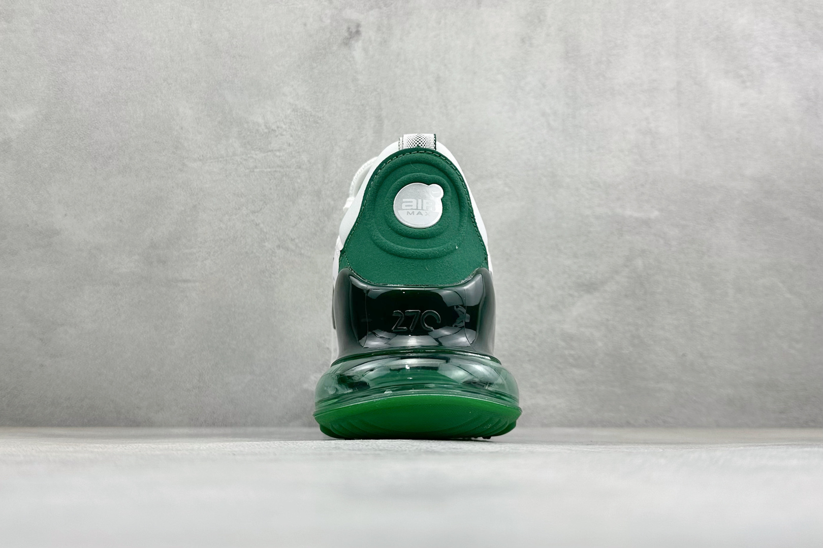 GS版Nike Air Max 270 Flyknit 耐克气垫休闲运动跑鞋 时尚舒适的穿着感受和出众格调 鞋款设计灵感 GS版Nike Air Max 270 Flyknit 耐克气垫休闲运动跑鞋 时尚舒适的穿着感受和出众格调 鞋款设计灵感