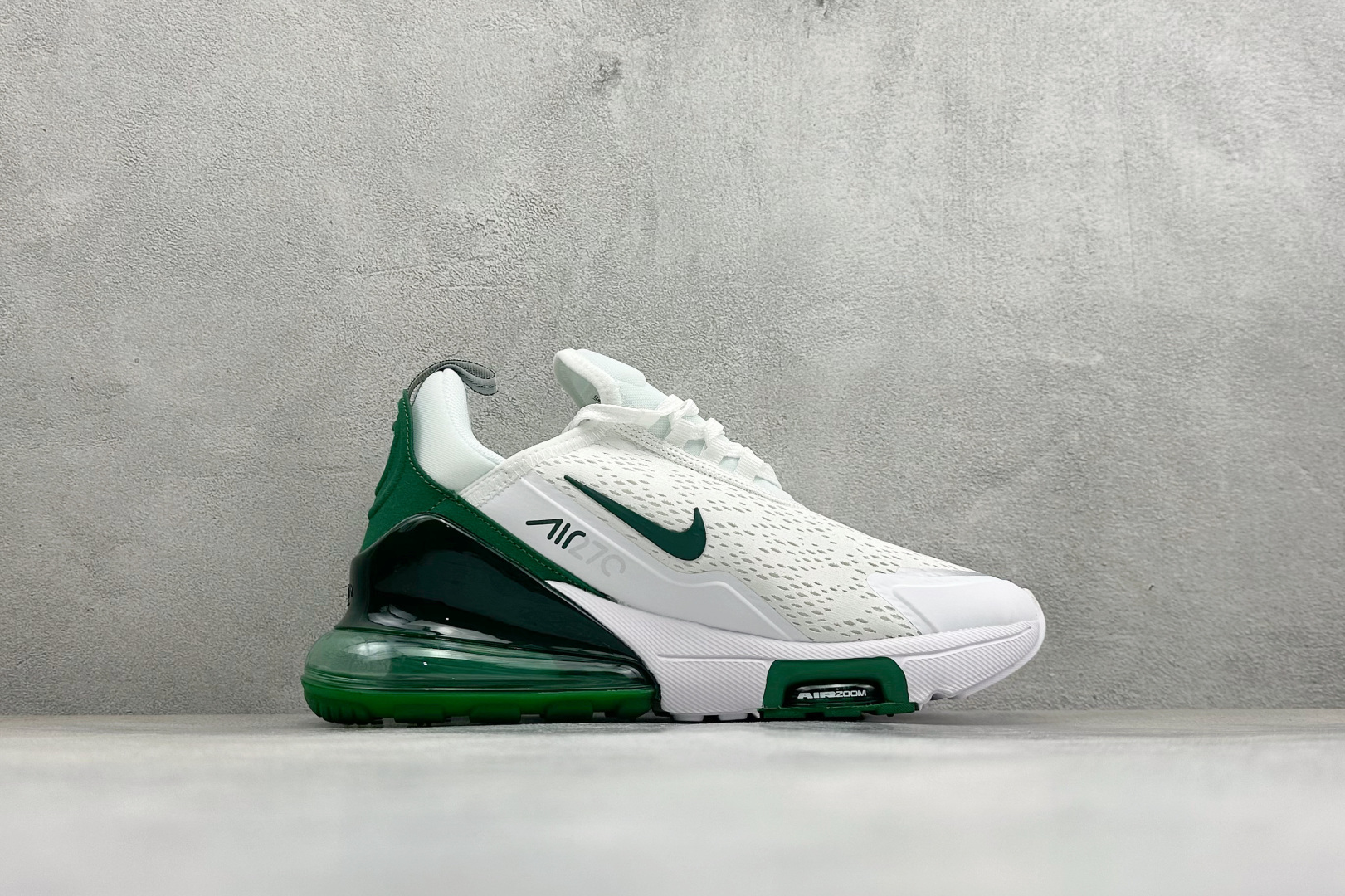 GS版Nike Air Max 270 Flyknit 耐克气垫休闲运动跑鞋 时尚舒适的穿着感受和出众格调 鞋款设计灵感 GS版Nike Air Max 270 Flyknit 耐克气垫休闲运动跑鞋 时尚舒适的穿着感受和出众格调 鞋款设计灵感