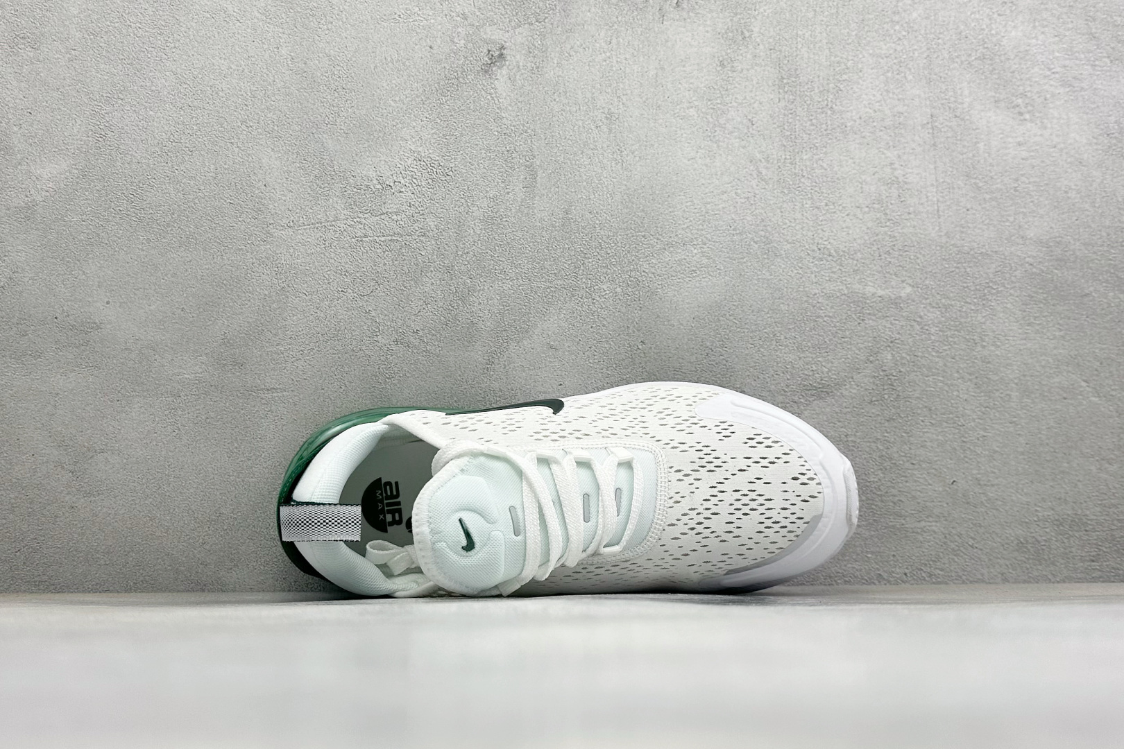 GS版Nike Air Max 270 Flyknit 耐克气垫休闲运动跑鞋 时尚舒适的穿着感受和出众格调 鞋款设计灵感 GS版Nike Air Max 270 Flyknit 耐克气垫休闲运动跑鞋 时尚舒适的穿着感受和出众格调 鞋款设计灵感