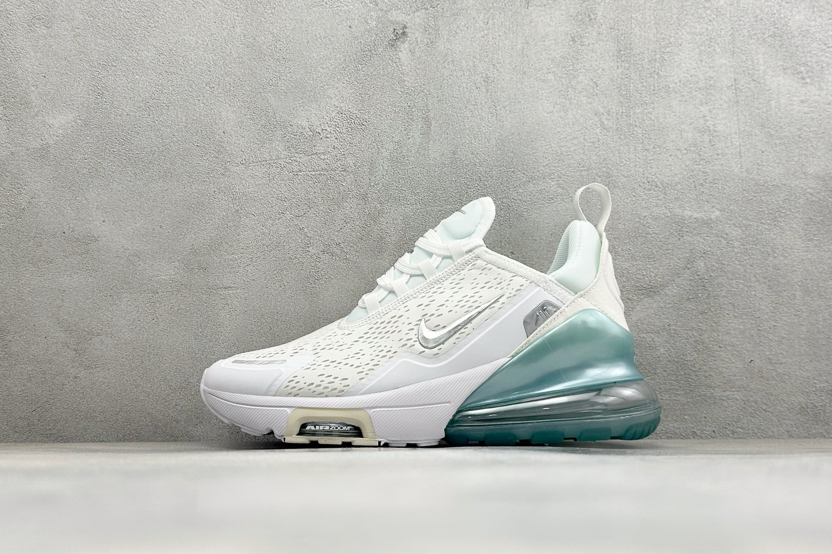 GS版Nike Air Max 270 Flyknit 耐克气垫休闲运动跑鞋 时尚舒适的穿着感受和出众格调 鞋款设计灵感
