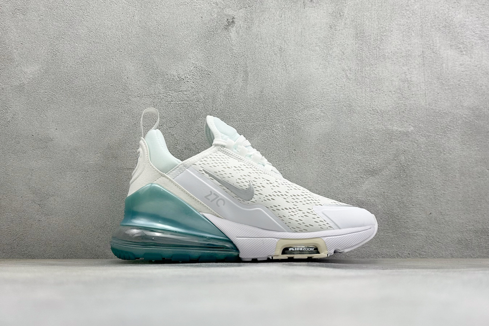 GS版Nike Air Max 270 Flyknit 耐克气垫休闲运动跑鞋 时尚舒适的穿着感受和出众格调 鞋款设计灵感