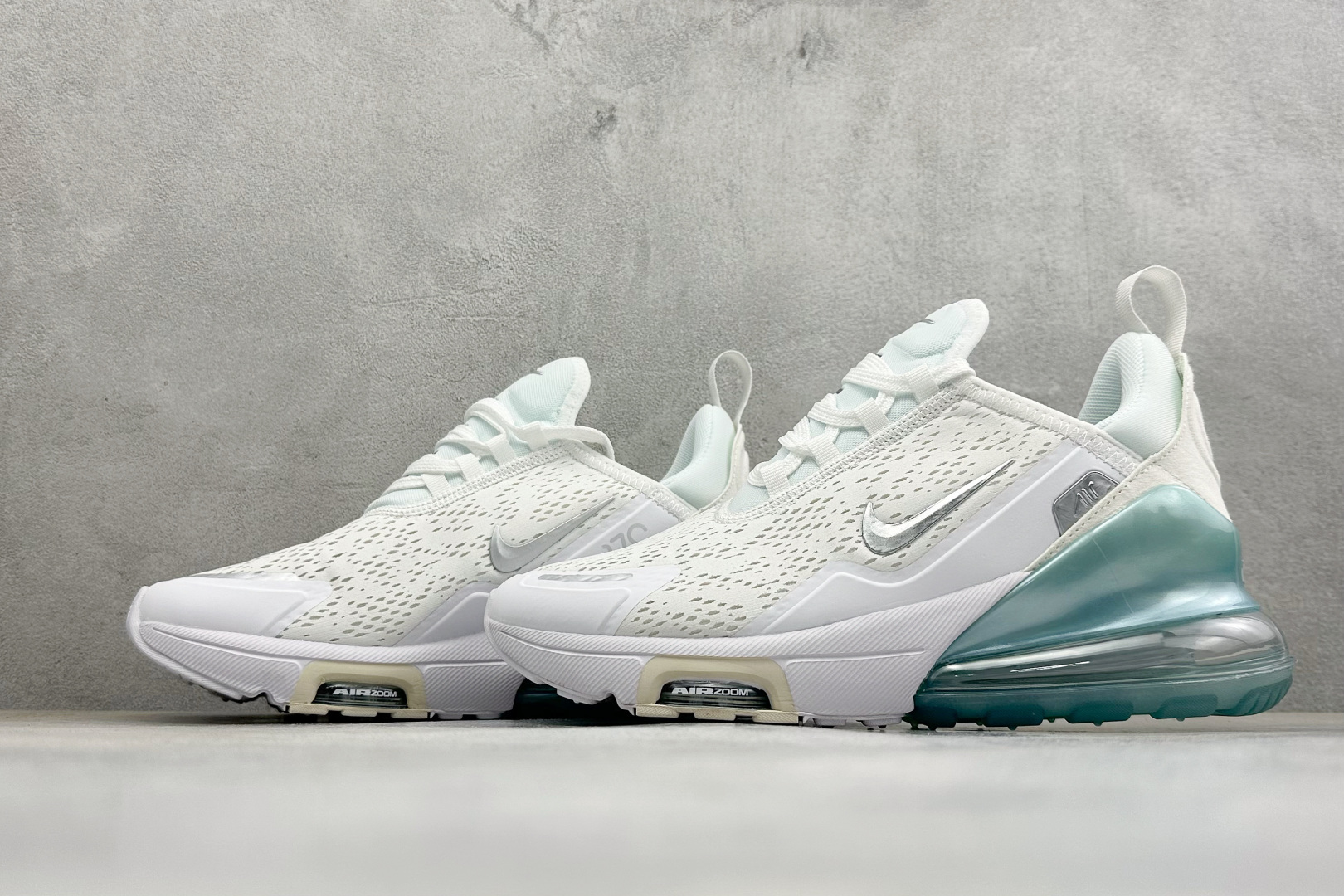 GS版Nike Air Max 270 Flyknit 耐克气垫休闲运动跑鞋 时尚舒适的穿着感受和出众格调 鞋款设计灵感